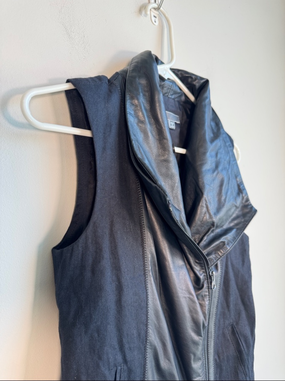 NWT Vince Leather Linen Blend Moto Vest in Black - XS - Picture 3 of 6
